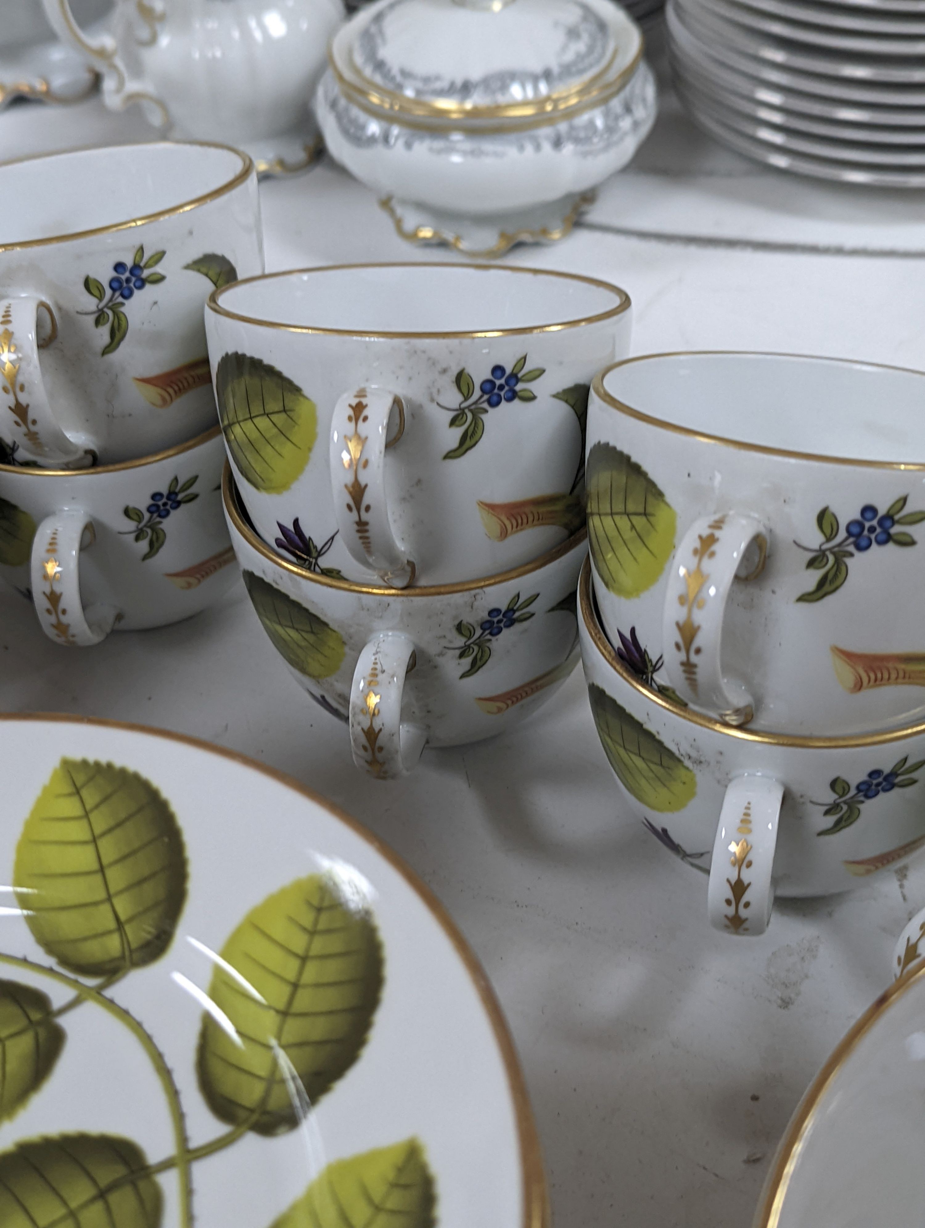 A Royal Worcester “Blind Earl”, pattern dinner and tea service.